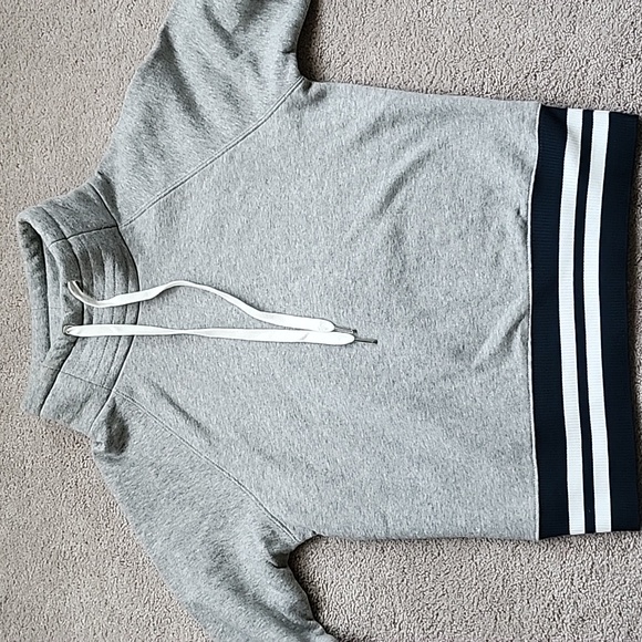 Evereve Presley Varsity Funnel Neck - Picture 2 of 8